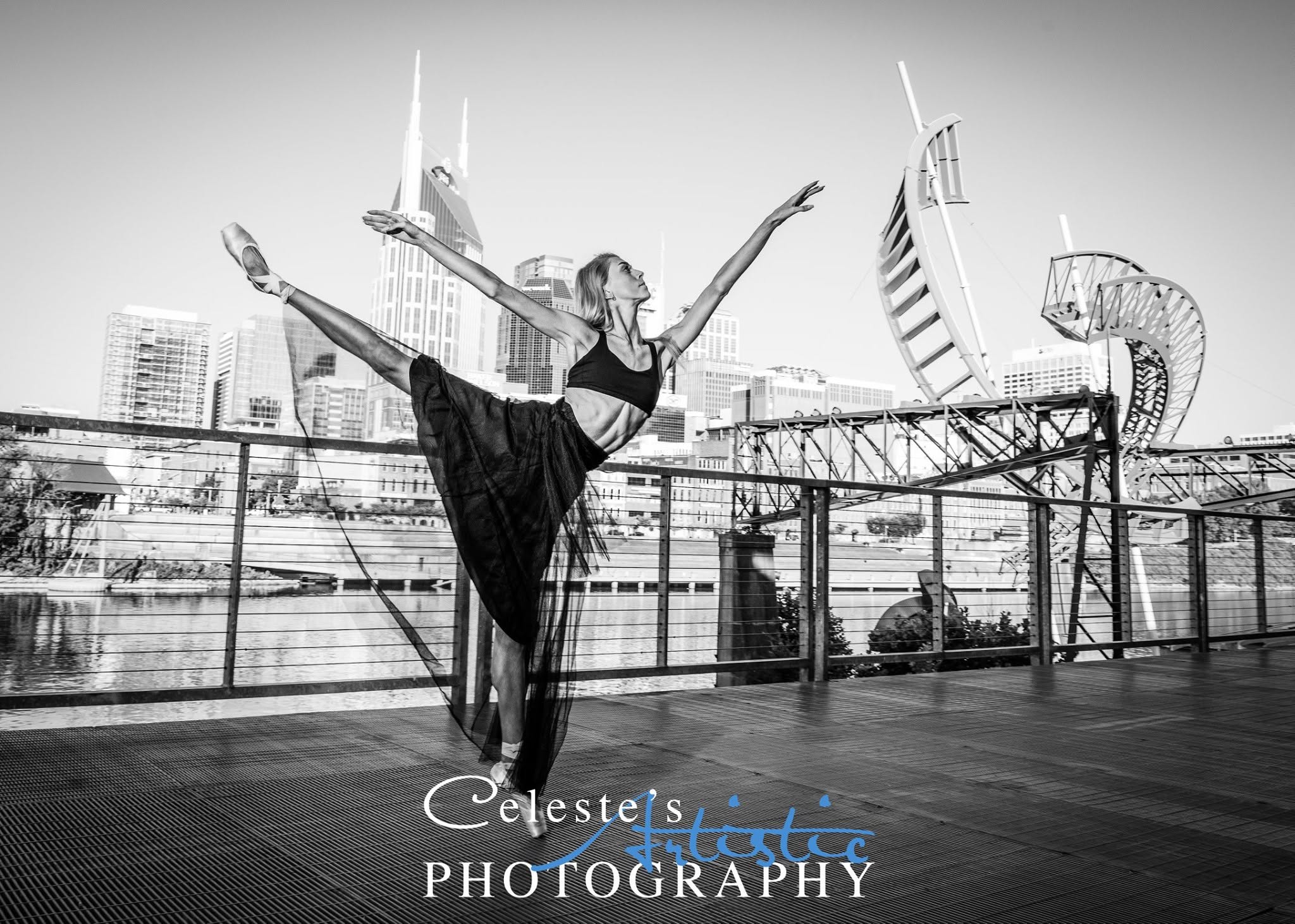 Christina en pointe outdoor dance